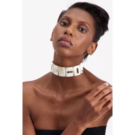 Schild-Halskette aus Horn