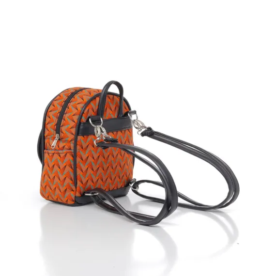 Shweshwe Mini-Rucksack Orange seitlich